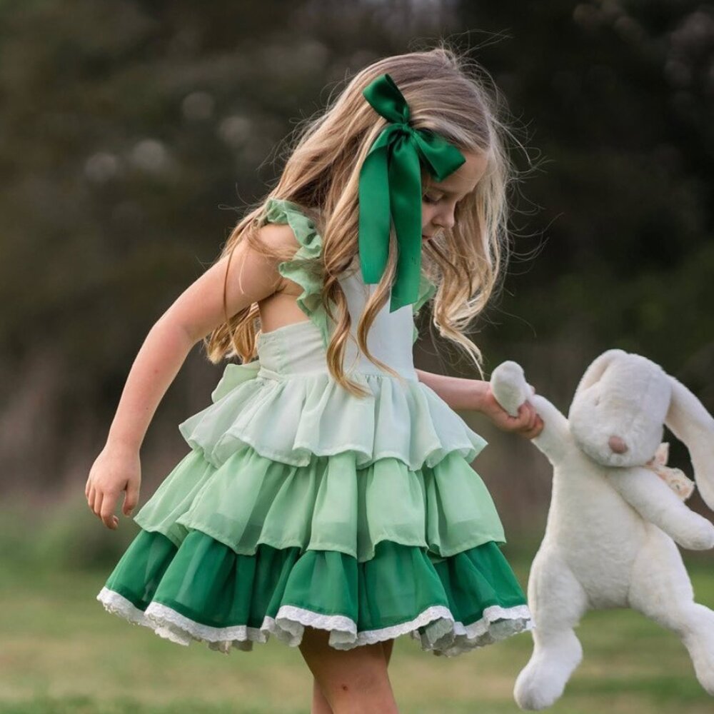 Well Dressed Wolf Size 7 Springtime Birdie in Ombre Greens